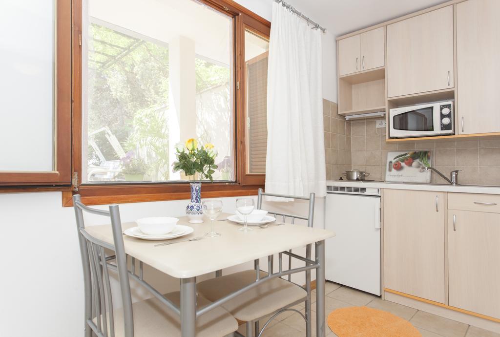 Apartments Kump 로비니 외부 사진