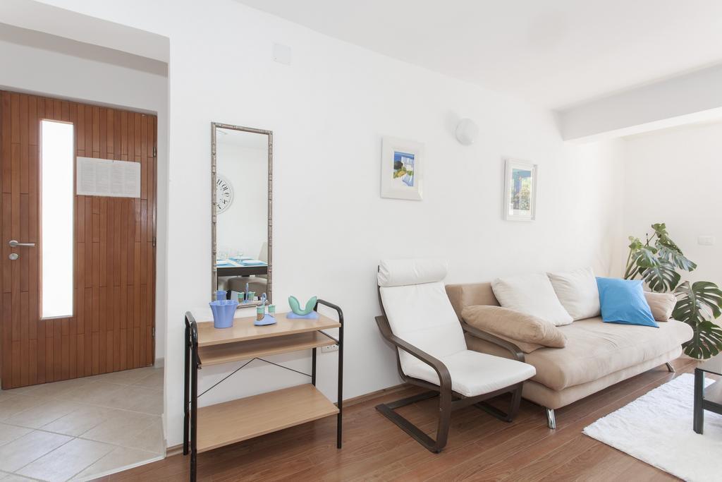 Apartments Kump 로비니 외부 사진
