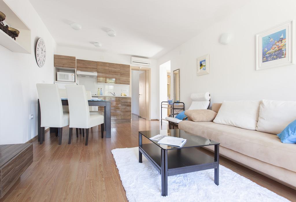 Apartments Kump 로비니 외부 사진